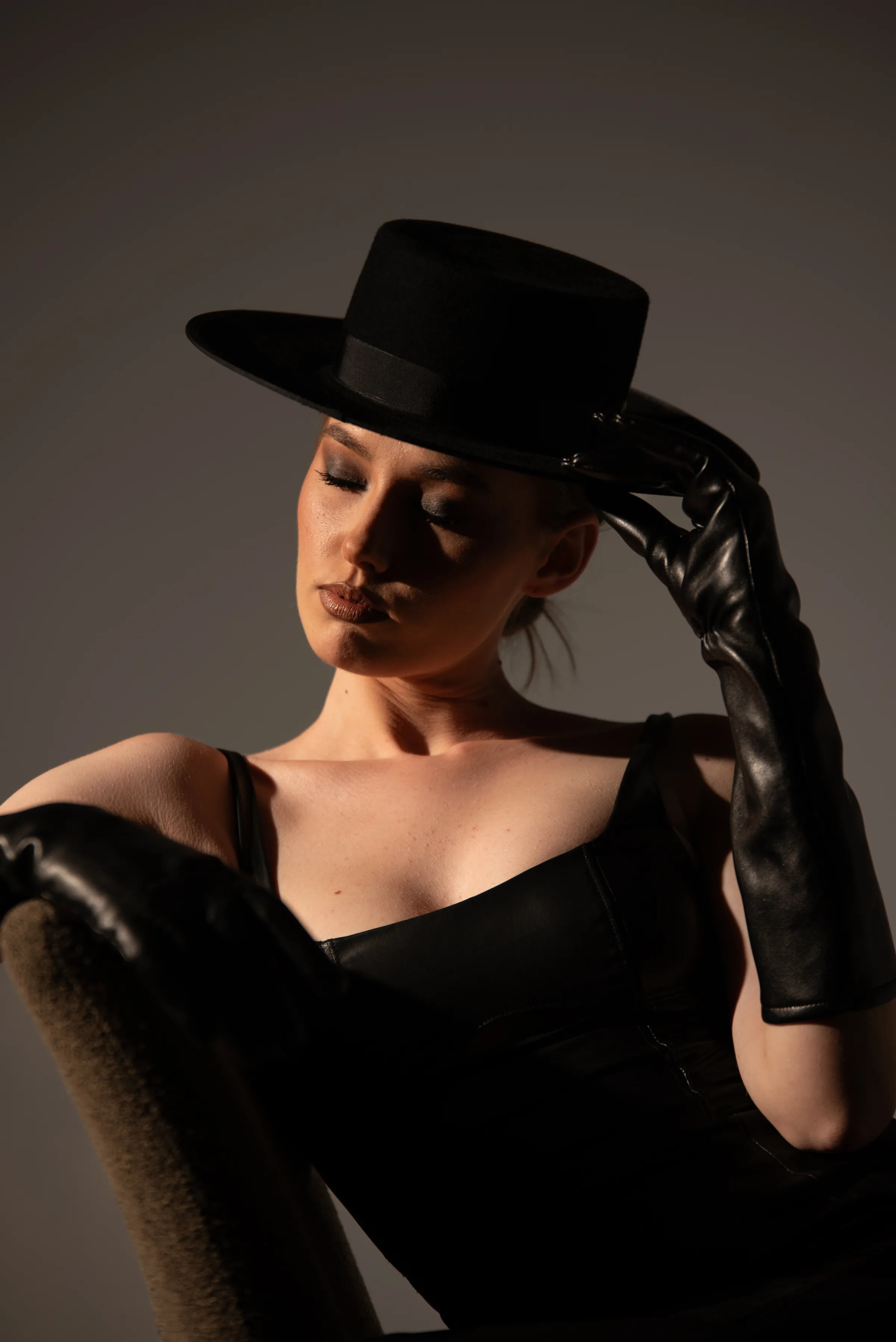 Andra Melania, portret în Sibiu – fotografie de Chris Stoica – fotografia 3 din 9